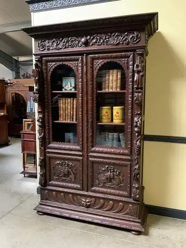 Antiker imposanter Neorenaissance Bücherschrank, Vitrine - Lieferung möglich!