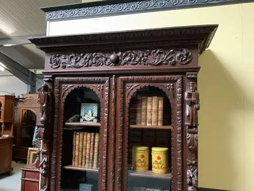 Antiker imposanter Neorenaissance Bücherschrank, Vitrine - Lieferung möglich!