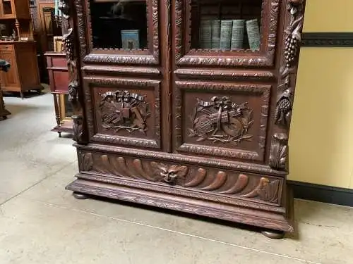 Antiker imposanter Neorenaissance Bücherschrank, Vitrine - Lieferung möglich!