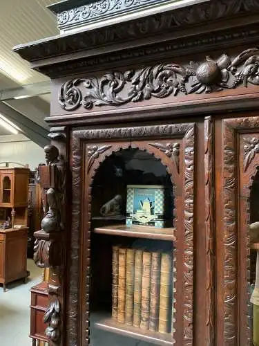Antiker imposanter Neorenaissance Bücherschrank, Vitrine - Lieferung möglich!