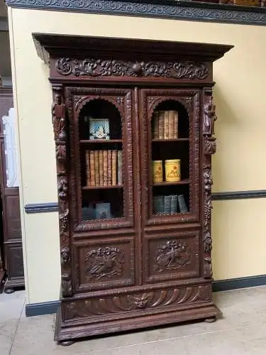 Antiker imposanter Neorenaissance Bücherschrank, Vitrine - Lieferung möglich!