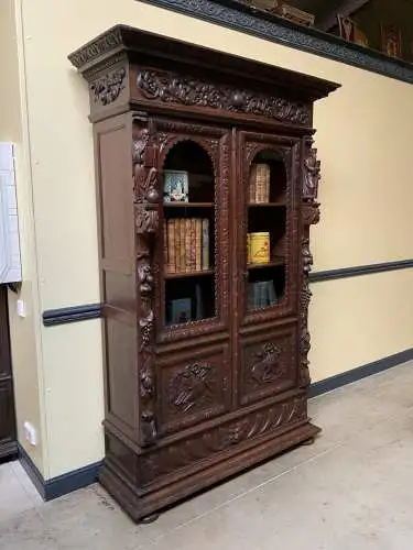 Antiker imposanter Neorenaissance Bücherschrank, Vitrine - Lieferung möglich!