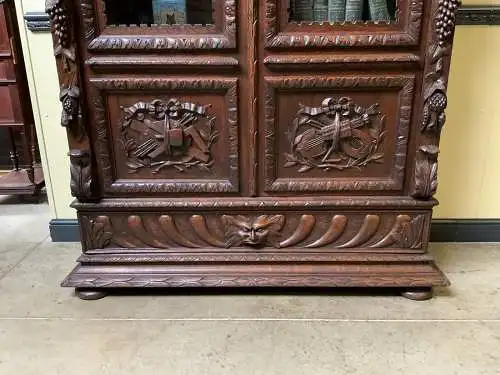 Antiker imposanter Neorenaissance Bücherschrank, Vitrine - Lieferung möglich!