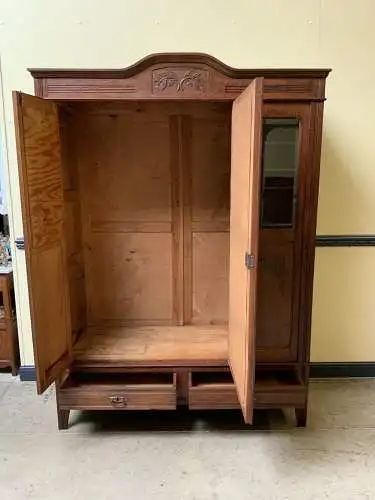 Antiker Jugendstil Kleiderschrank, Traumhaft - Lieferung möglich!