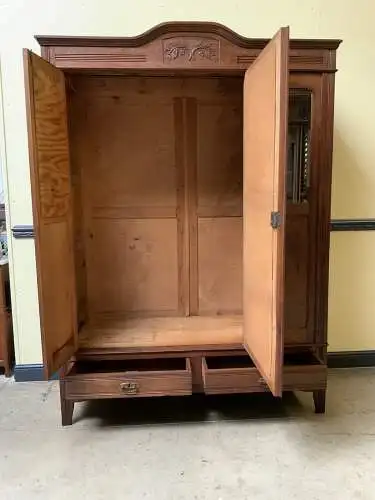 Antiker Jugendstil Kleiderschrank, Traumhaft - Lieferung möglich!