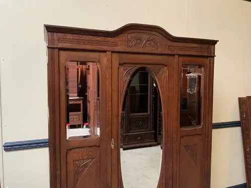 Antiker Jugendstil Kleiderschrank, Traumhaft - Lieferung möglich!