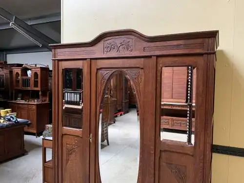 Antiker Jugendstil Kleiderschrank, Traumhaft - Lieferung möglich!