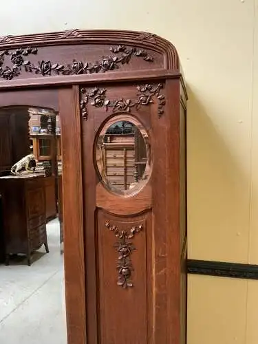 Antiker Jugendstil Kleiderschrank - Traumhaft -  Lieferung möglich!