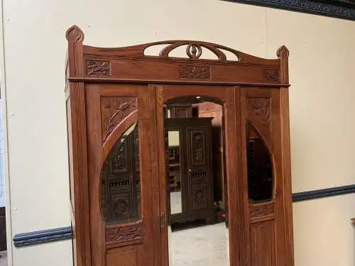 Antiker Jugendstil Kleiderschrank, Art Nouveau -  Lieferung möglich!