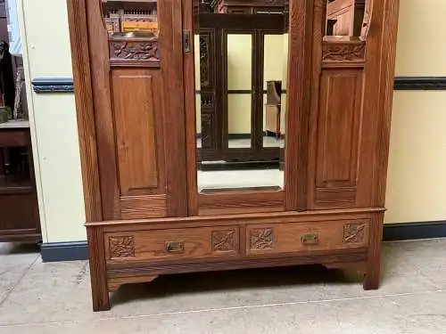 Antiker Jugendstil Kleiderschrank, Art Nouveau -  Lieferung möglich!