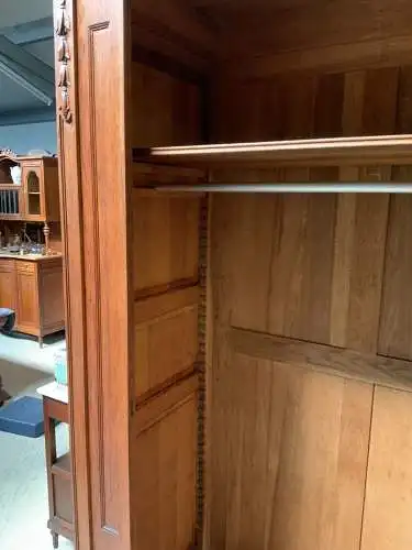 Antik -Kleiderschrank mit Wäschefach, Jugendstil - Traumhaft  Lieferung möglich!