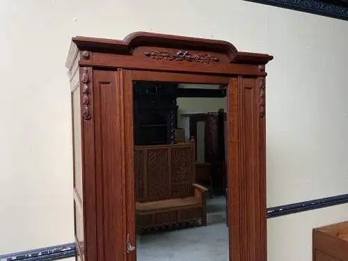 Antik -Kleiderschrank mit Wäschefach, Jugendstil - Traumhaft  Lieferung möglich!