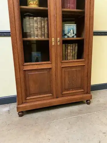 Antik - Vitrine, Bücherschrank, Jugendstil - traumhaft- Lieferung möglich.