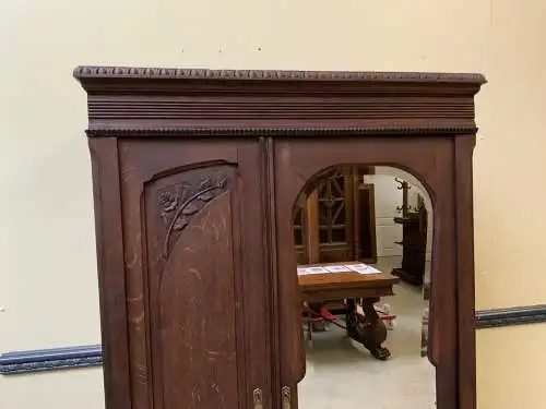 Antiker Jugendstil Kleiderschrank, Wäscheschrank -  Lieferung möglich!