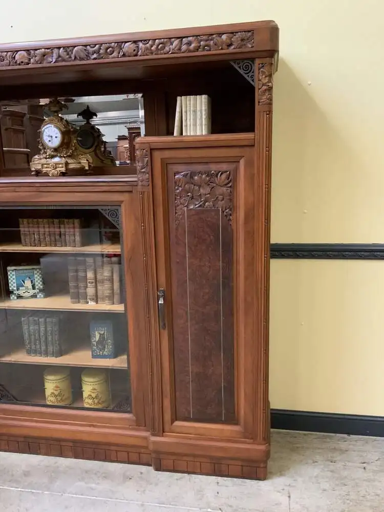 Antik - Buffet, Vitrine, Kredenz, Nußbaum, - Art Deco -  Lieferung möglich! 18