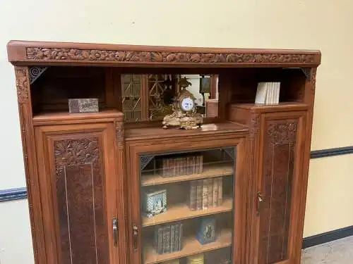 Antik - Bücherschrank, Vitrine, Nußbaum, - Art Deco -  Lieferung möglich!