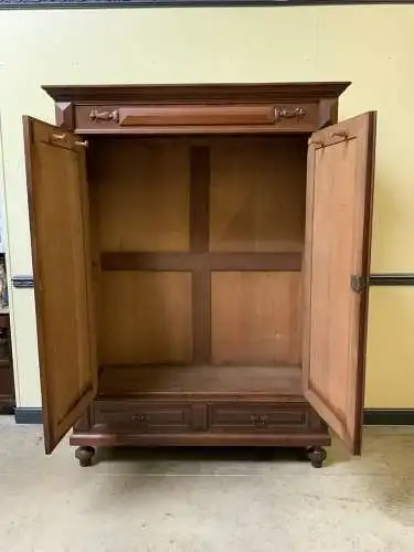 Antiker Jugendstil Kleiderschrank, Traumhaft - Lieferung möglich!