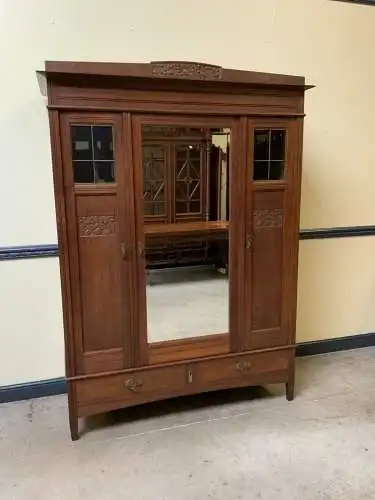 Antik - Jugendstil Kleiderschrank, Wäscheschrank,  Traumhaft  Lieferung möglich!