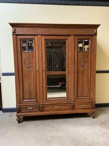 Antik - Breiter Kleiderschrank, Wäscheschrank, - Jugendstil - Lieferung möglich!