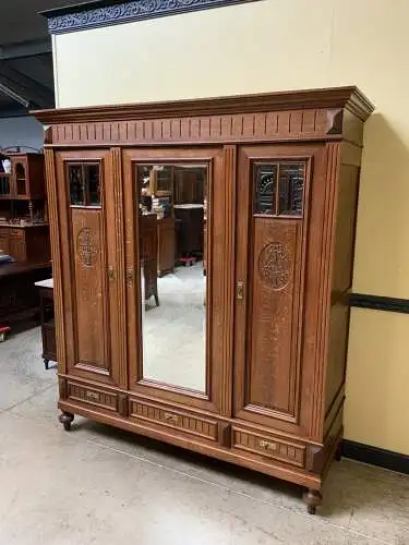 Antik - Breiter Kleiderschrank, Wäscheschrank, - Jugendstil - Lieferung möglich!