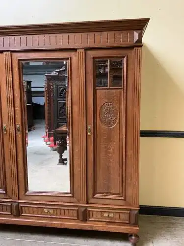 Antik - Breiter Kleiderschrank, Wäscheschrank, - Jugendstil - Lieferung möglich!