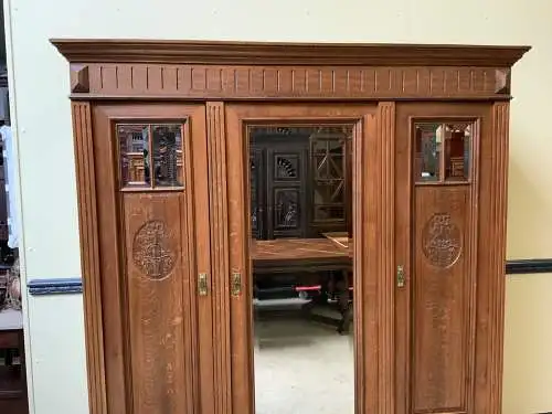 Antik - Breiter Kleiderschrank, Wäscheschrank, - Jugendstil - Lieferung möglich!