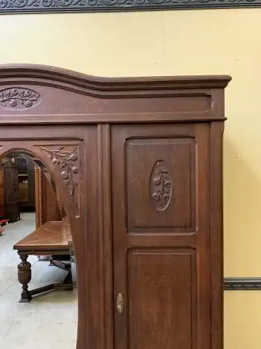 Antik - Breiter Kleiderschrank, Wäscheschrank, - Jugendstil - Lieferung möglich!