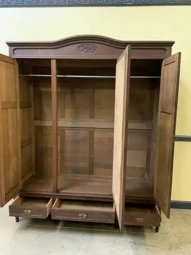 Antik - Breiter Kleiderschrank, Wäscheschrank, - Jugendstil - Lieferung möglich!