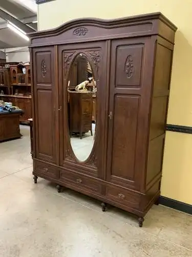 Antik - Breiter Kleiderschrank, Wäscheschrank, - Jugendstil - Lieferung möglich!