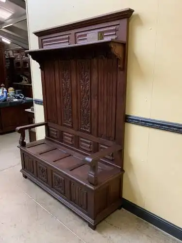 Antike imposante Historismus Garderobe mit Truhen Bank,   - Lieferung möglich!