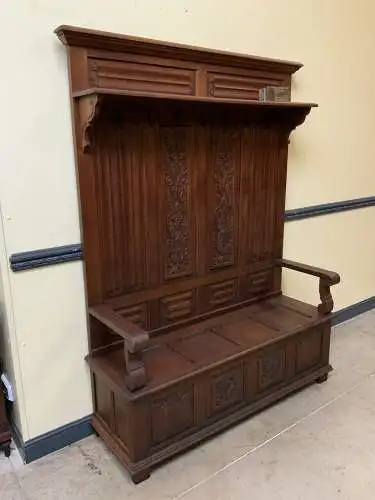 Antike imposante Historismus Garderobe mit Truhen Bank,   - Lieferung möglich!