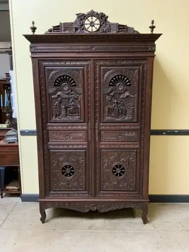 Antik- Kleiderschrank, Garderobenschrank - Bretagne- Lieferung möglich.