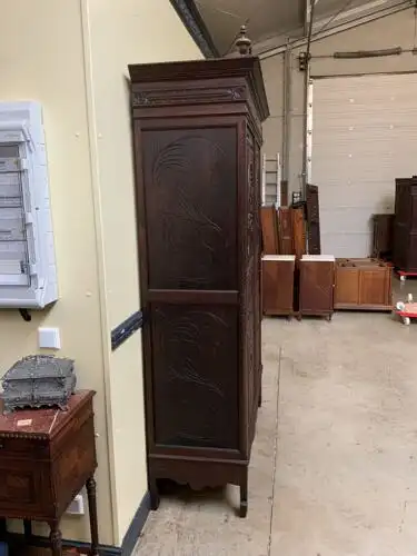 Antiker imposanter neorenaissance Kleiderschrank  -  Lieferung möglich!