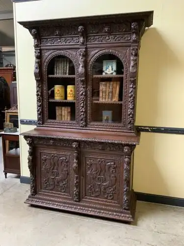 Antiker imposanter Neorenaissance Bücherschrank, Vitrine - Lieferung möglich!