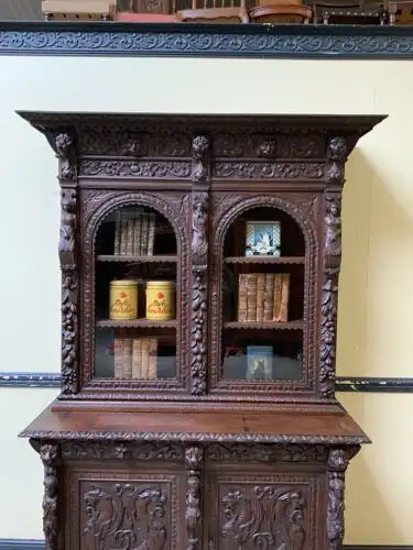 Antiker imposanter Neorenaissance Bücherschrank, Vitrine - Lieferung möglich!