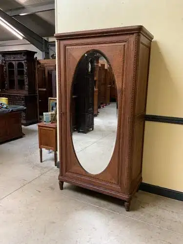 Antiker Jugendstil  Kleiderschrank mit Wäschefach  - Lieferung möglich!