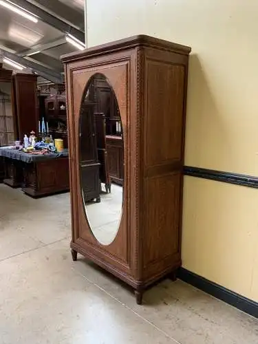 Antiker Jugendstil  Kleiderschrank mit Wäschefach  - Lieferung möglich!