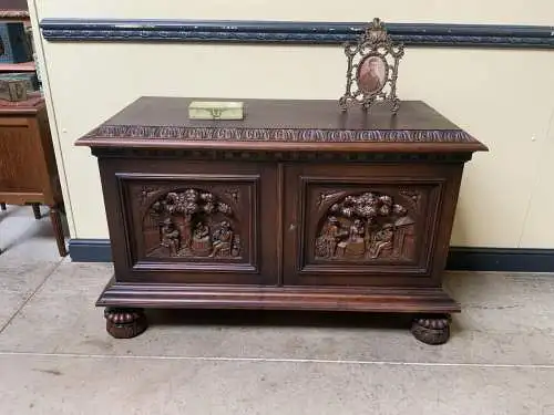 Antik - Truhe, Kommode, Vertiko, Schuhschrank - Neogotik - Lieferung möglich!