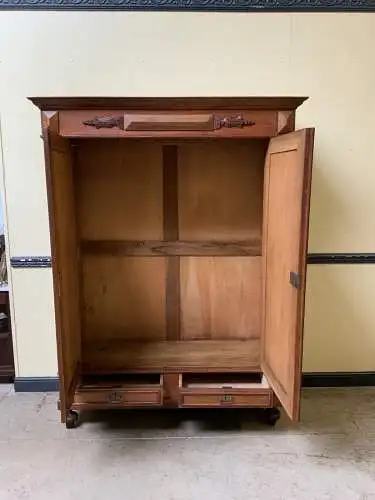 Antiker Gründerzeit Kleiderschrank, Traumhaft - Lieferung möglich!