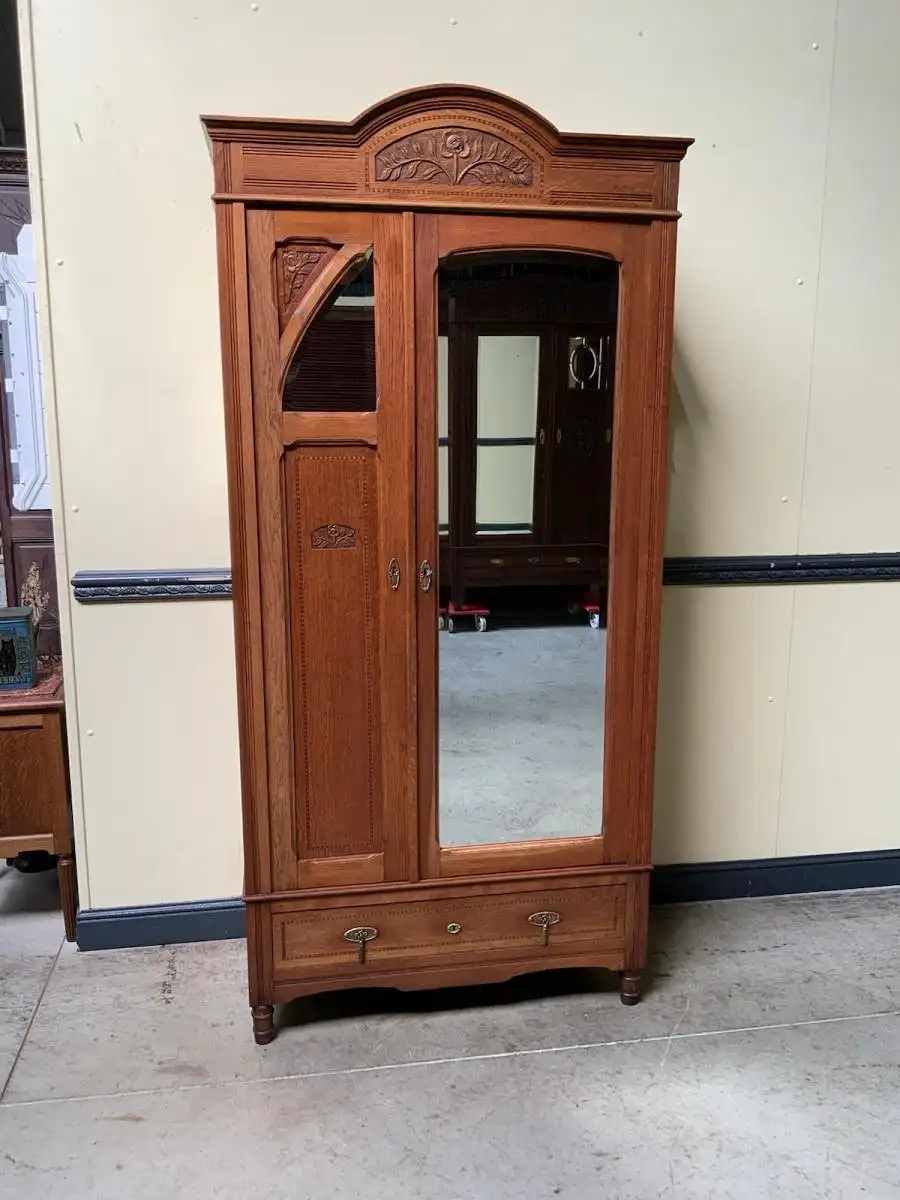 Antiker Jugendstil Wäscheschrank, - Traumhaft schön - Lieferung möglich!