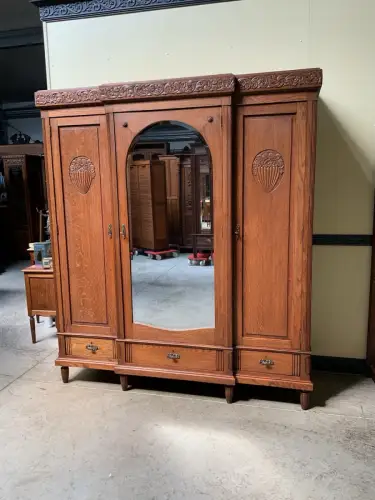Antik - breiter Wäscheschrank, Kleiderschrank - Art Deco -  Lieferung möglich!