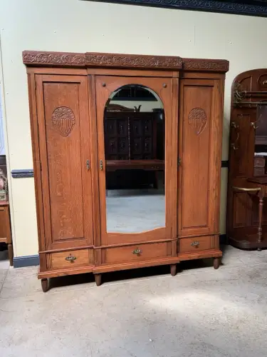 Antik - breiter Wäscheschrank, Kleiderschrank - Art Deco -  Lieferung möglich!