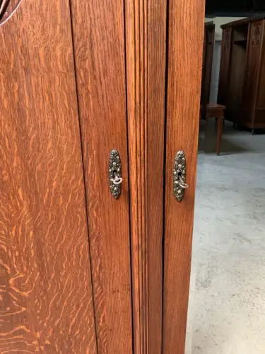 Antik - breiter Wäscheschrank, Kleiderschrank - Art Deco -  Lieferung möglich!