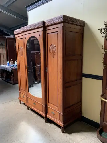 Antik - breiter Wäscheschrank, Kleiderschrank - Art Deco -  Lieferung möglich!