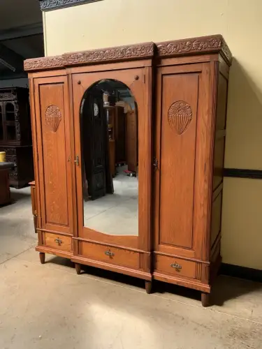 Antik - breiter Wäscheschrank, Kleiderschrank - Art Deco -  Lieferung möglich!