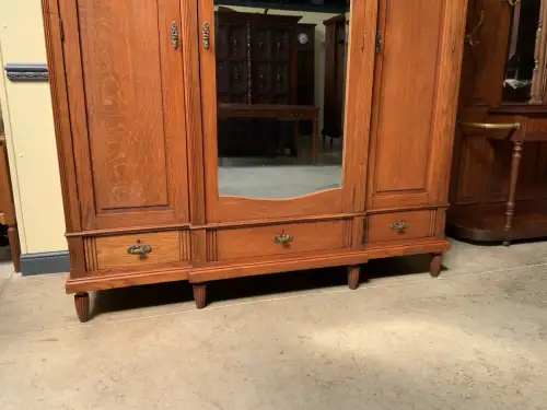 Antik - breiter Wäscheschrank, Kleiderschrank - Art Deco -  Lieferung möglich!