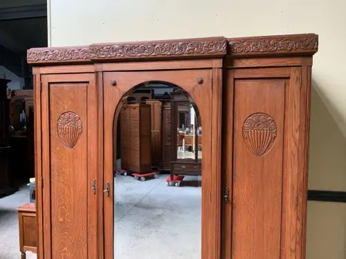 Antik - breiter Wäscheschrank, Kleiderschrank - Art Deco -  Lieferung möglich!