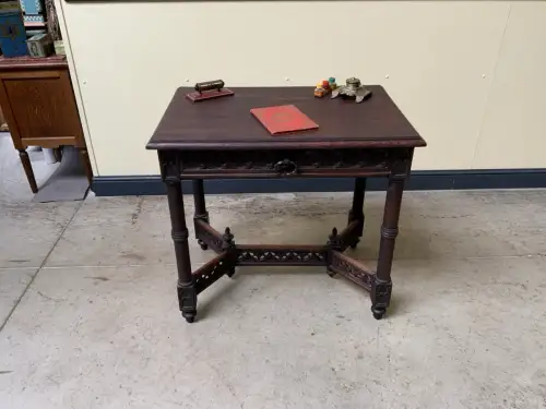 Antik - Schreibtisch, Tisch, Couchtisch  - Neogotik - Lieferung möglich!