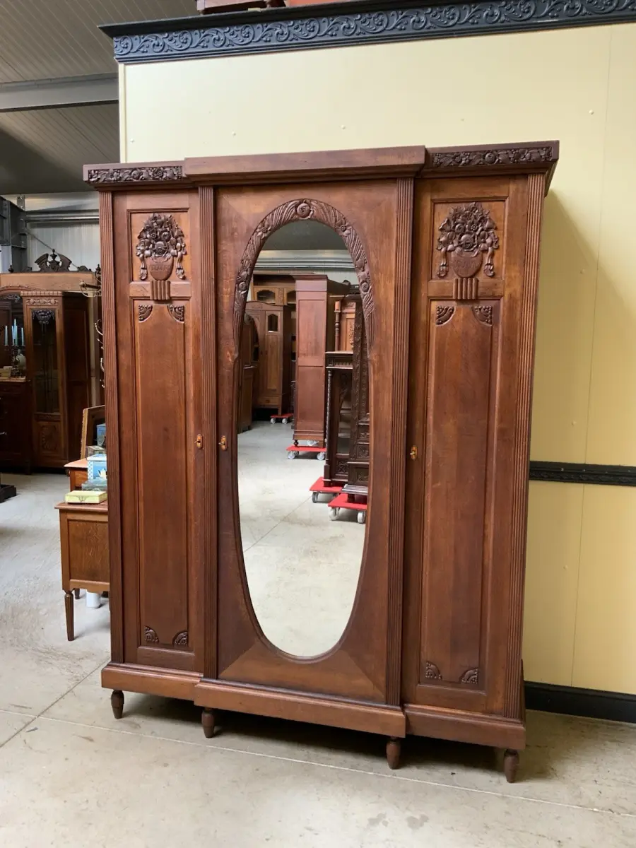Antik - breiter Wäscheschrank, Kleiderschrank - Art Deco - Lieferung möglich!