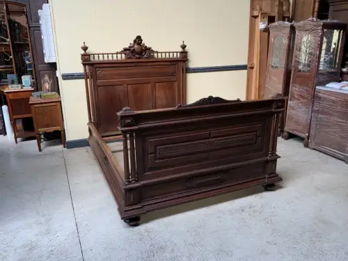 Antik - imposantes Prunk Bett, Nußbaum  - Jugendstil - Lieferung möglich!